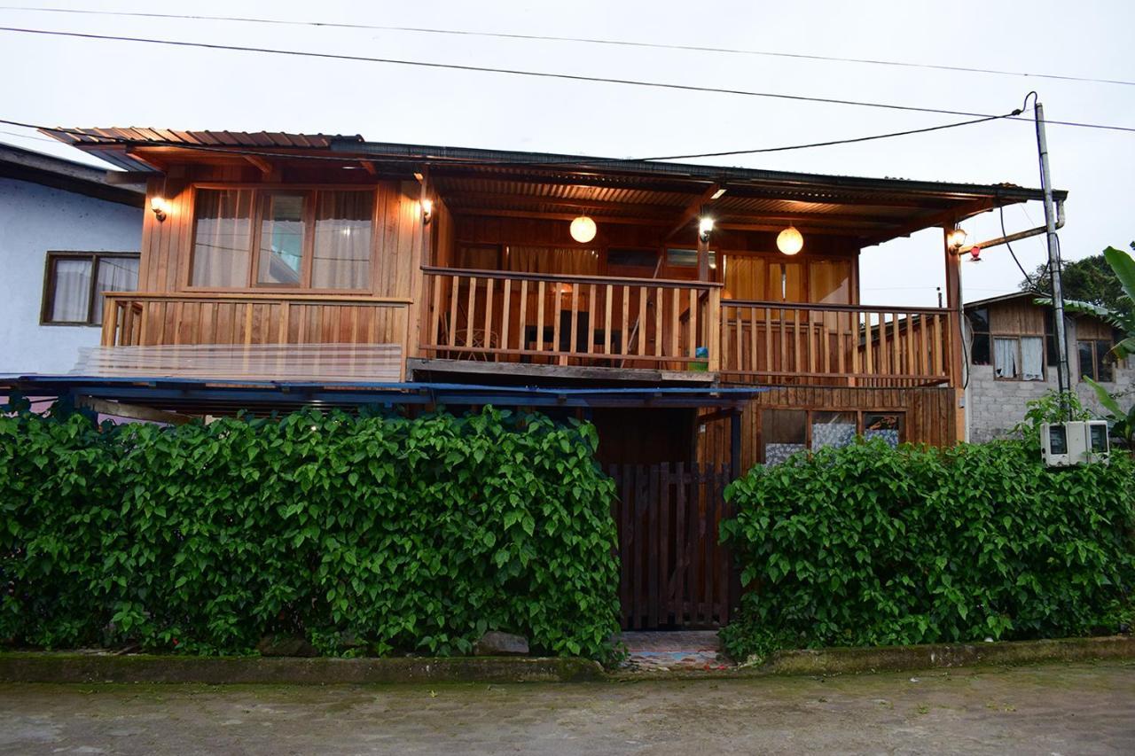 Hostal Los Farolitos Mindo Exterior foto