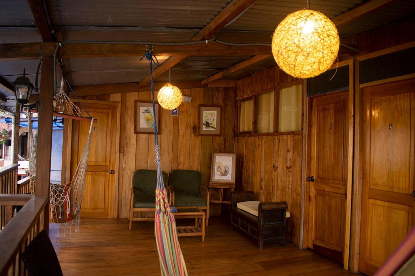 Hostal Los Farolitos Mindo Exterior foto
